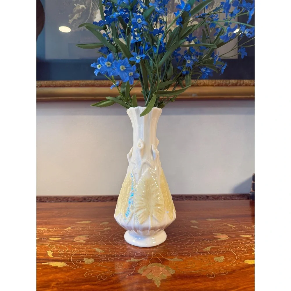 Vintage Belleek Calla‎ Lily Vase • Irish Parian China Floral Bud Vase 1955–1965